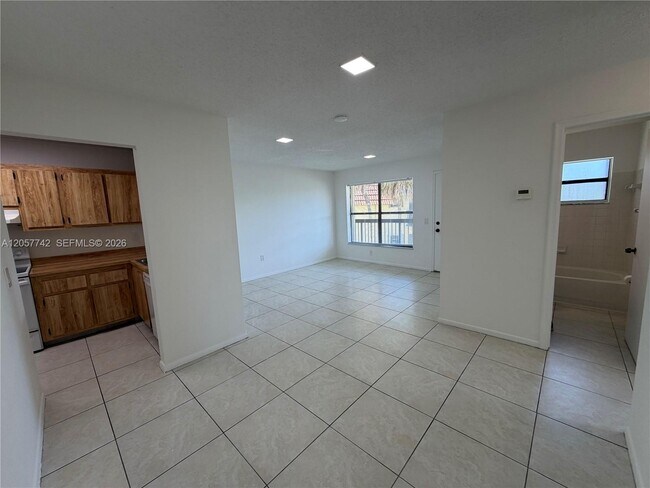 411 NW 100th Pl Unit 201