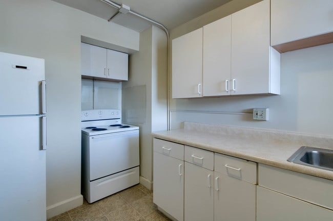 Tattarax - 1611 Laramie Street