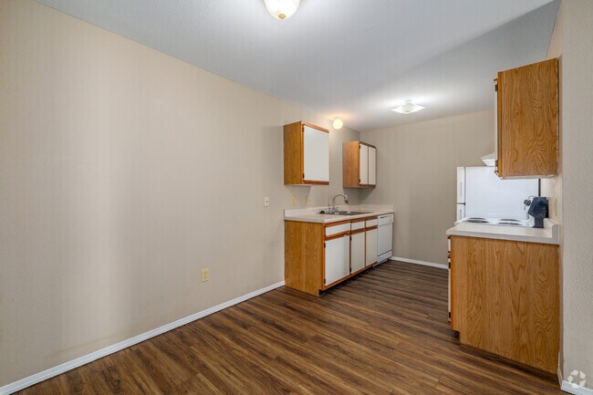 1BR, 1BA - 625SF - Dining Room