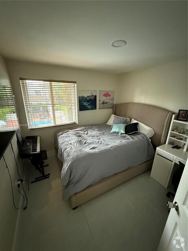 Building Photo - 4744 NW 114th Ave Unit 201 Rental