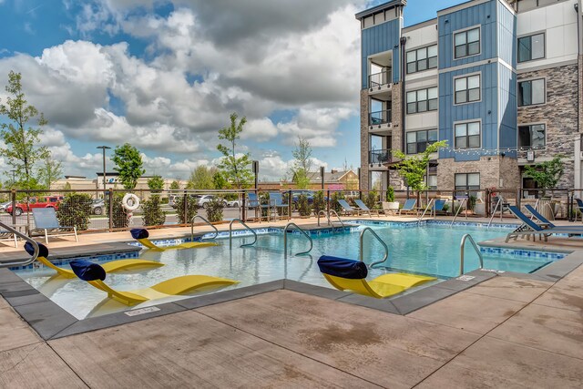 Vintage at the Avenue Apartments