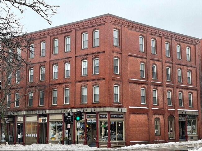 Building Photo - 4 Davis Ave Rental