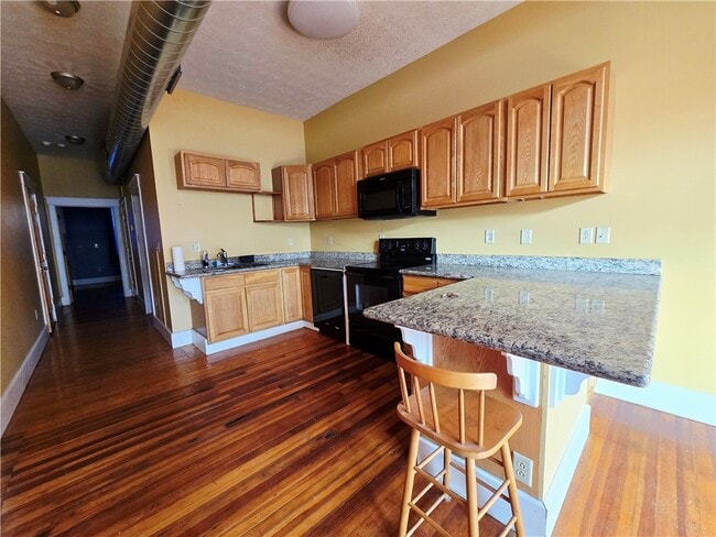 Photo - 494 Exchange St