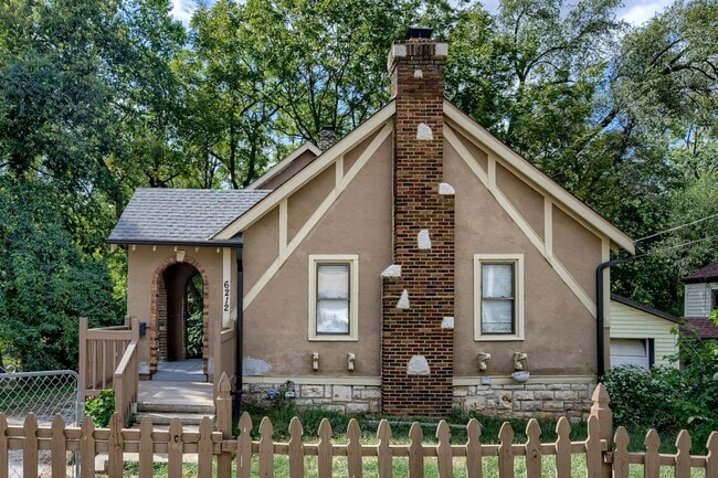 Photo - 6212 Walrond Ave