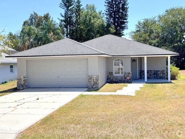 Building Photo - Freshly Renovated Three Bedroom Home Ready...