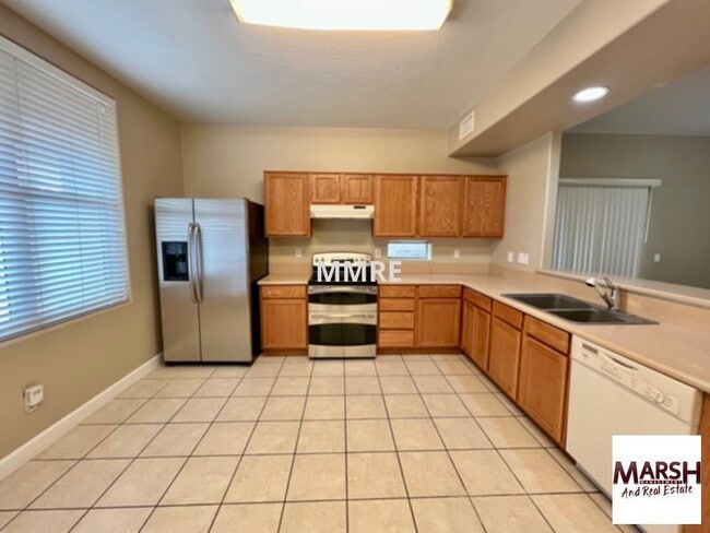 Photo - Nice 2-story home with 4 bedrooms in Phoenix!