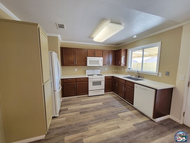 Photo - 1099 Walnut St