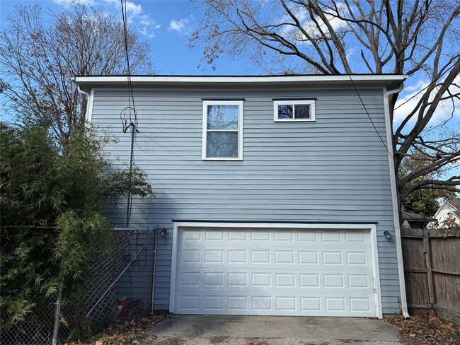 Photo - 334 W 22nd St