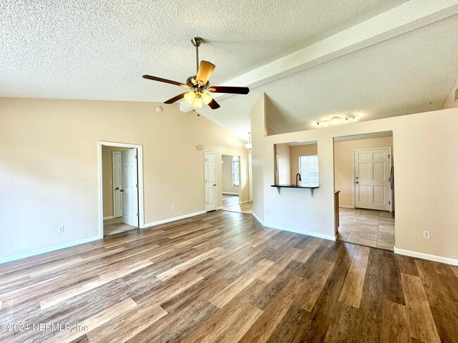 Photo - 1136 Dorwinion Dr