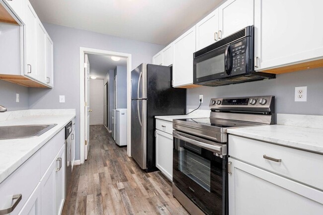 Photo - 4289 Berkshire Dr