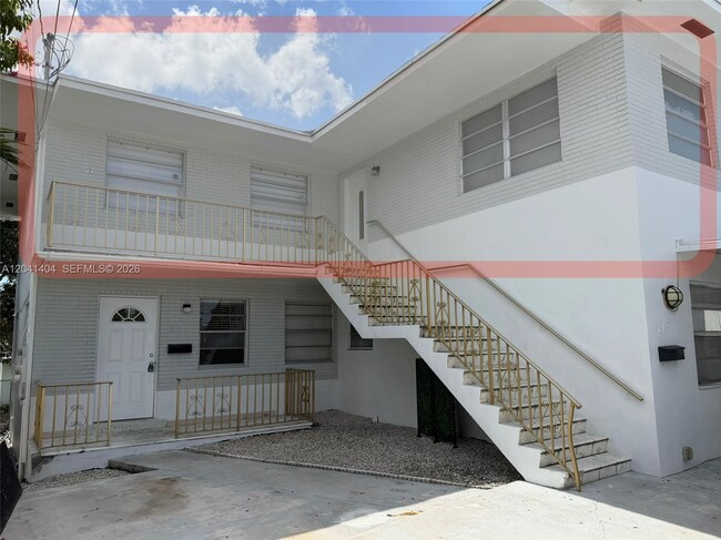Building Photo - 913 NW 22nd Pl Unit 0