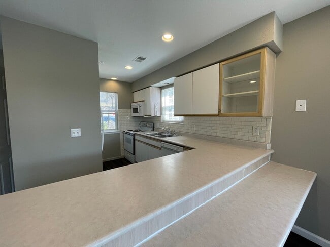 Photo - 2 bedroom 2 bath Apartment for Rent in Branson, Missouri - Walk IN Unit 201