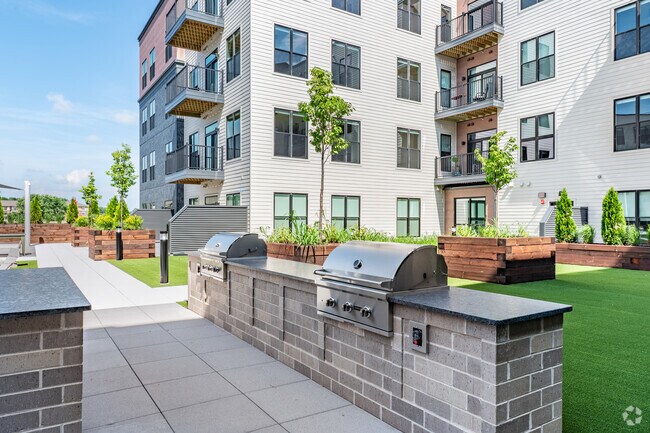 Roof Terrace - Grills