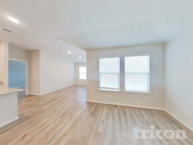 Photo - 5804 Zoey Wy