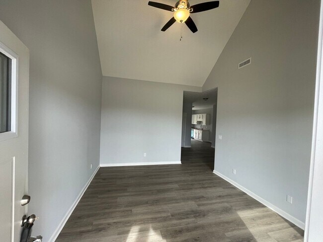 Photo - 1856-1858 Blackwell Road Duplex Unidad 1858 Blackwell