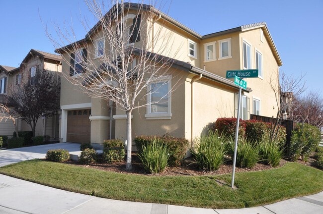 Building Photo - Beautiful North Natomas 3/2 plus LOFT!  Please read entire ad prior to requesting a viewing!