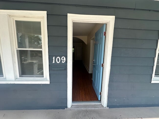 Photo - Charming Downtown Gem with Walkable Location Near Soda Pop District - Pet Friendly!