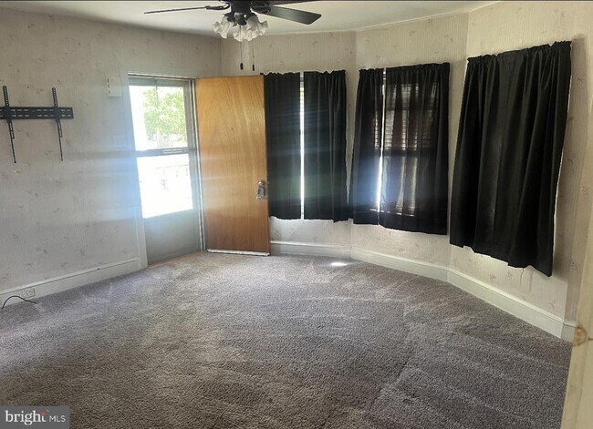 Photo - 384 Valley Ave