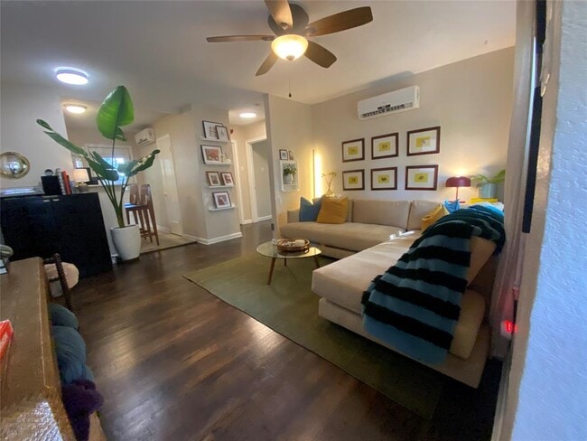 Photo - 1404 W 12th St