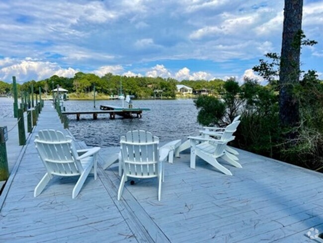 Building Photo - Beautiful waterfront tri-level 3B/3.5B Fur... Rental