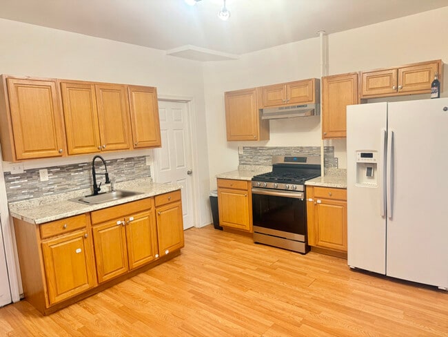 Photo - 449 New Market St