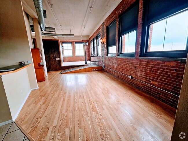 Building Photo - 200 Main St Unit #607 Rental