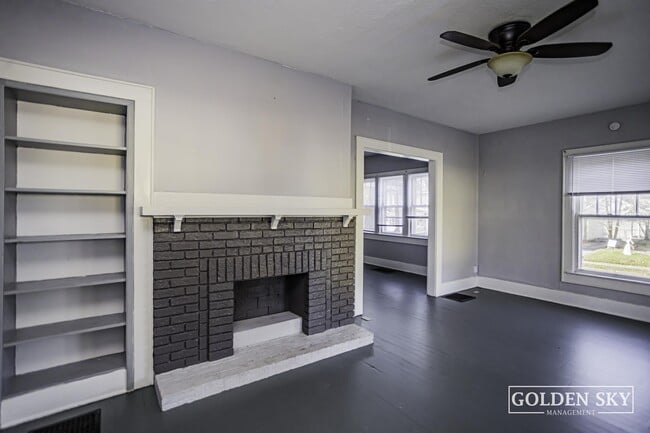 Photo - 1103 Mourer St