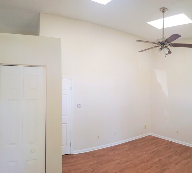 Photo - 1448 Maria Ave