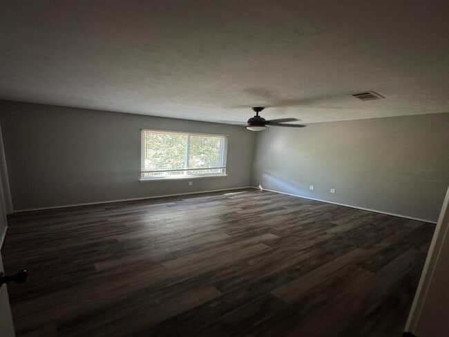 Photo - 2014 Oak Shores Dr