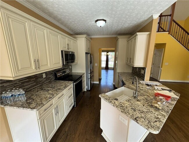 Photo - 2393 Hampton Park Dr NE