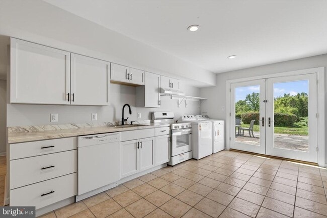 Building Photo - 740 Kentland Dr