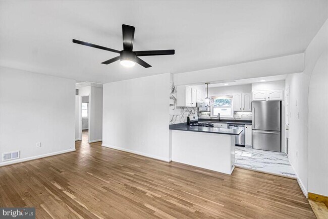 Photo - 3906 Ronson Dr