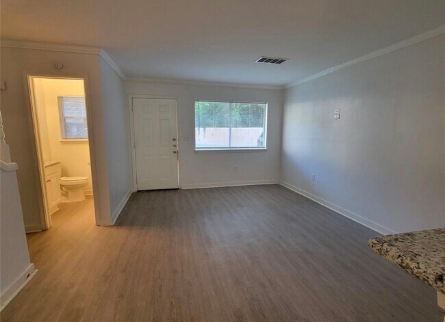 Photo - 806 Danna St