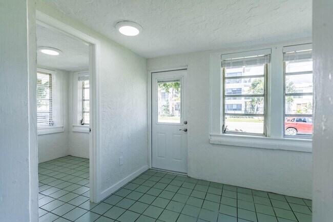 Photo - 1716 Mercer Ave