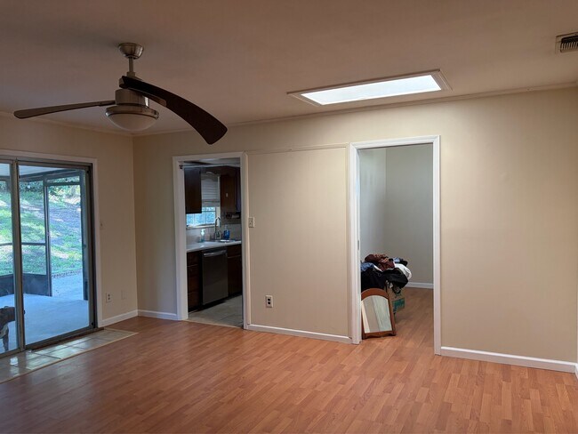 Photo - 1301 Bonnie Dr