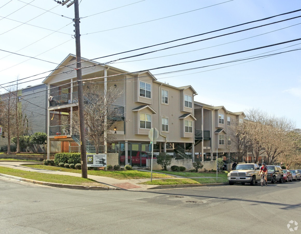 Sandstone - Sandstone Apartments