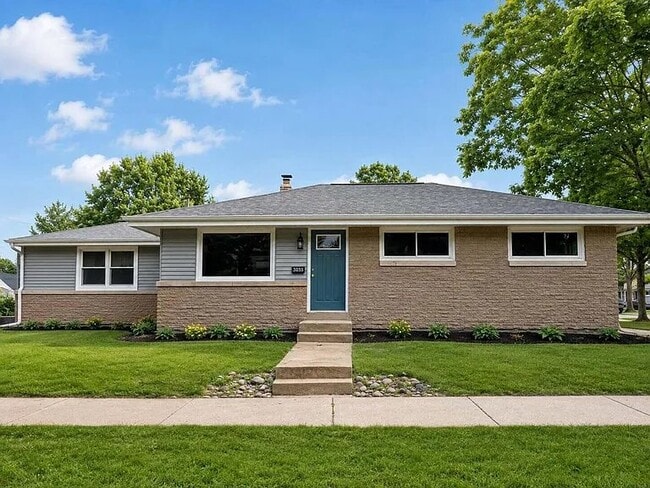 Building Photo - 8035 W Warnimont Ave