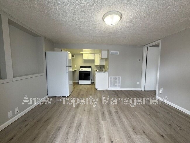 Building Photo - 2840 Starr St Unit 2