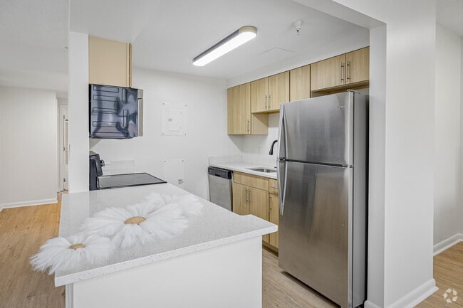 Eutaw 1BR, 1BA - 800SF - Kitchen