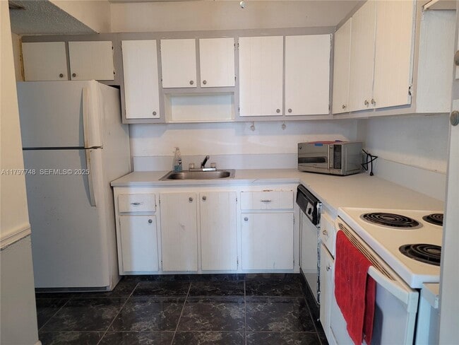 Photo - 2025 NE 164th St Unit 819