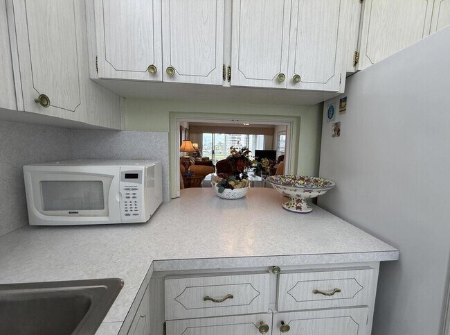 Photo - 20 Yacht Club Dr Unit 312