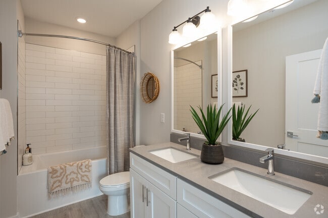 2BR, 2BA - 1,136SF Bahia - Primary Bathroom