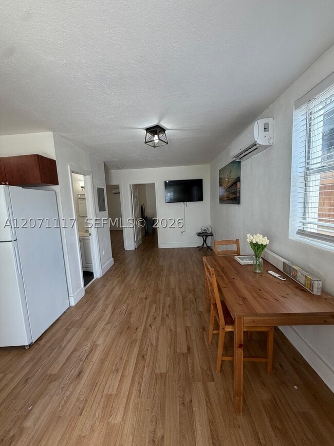 Photo - 127 NW 47th St Unit 4