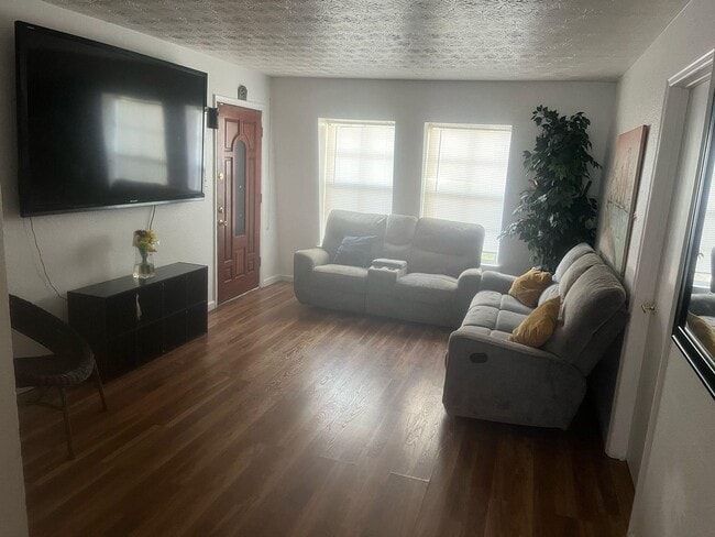 Photo - 2020 Continental Ave