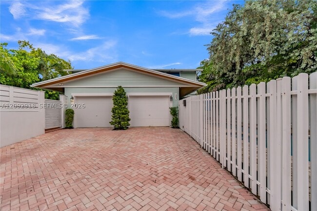 663 Ponce de Leon Dr
