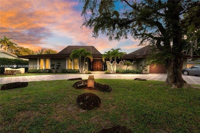 Photo - 5860 SW 8th St