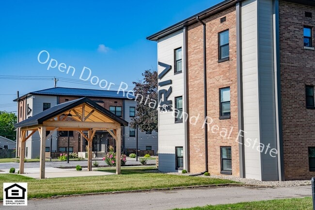 Building Photo - 1823 Griswold Dr Unit F11