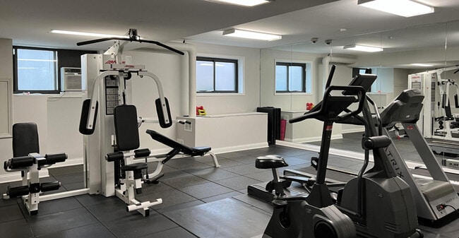 Photo - 855 Hinman Ave