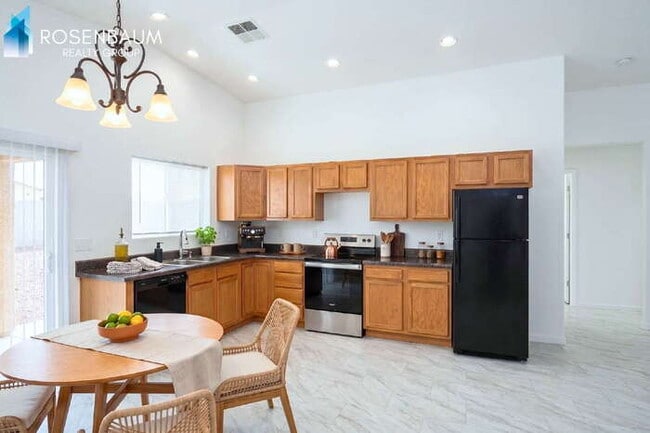 Photo - 9321 Hillcrest Pl