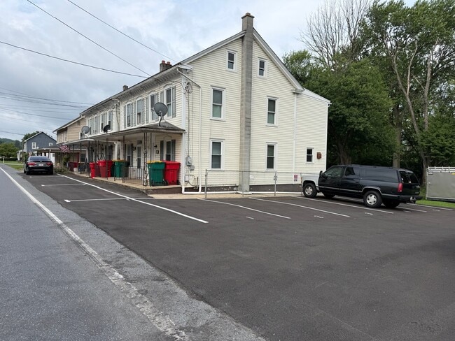 Building Photo - 749 Fritztown Rd